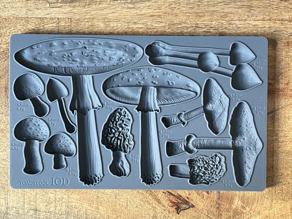 Toadstool IOD Décor Mould