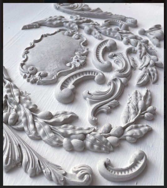 Olive Crest IOD Décor Mould
