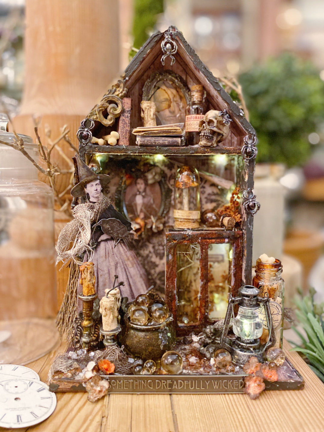 A HALLOWEEN VIGNETTE 8/21