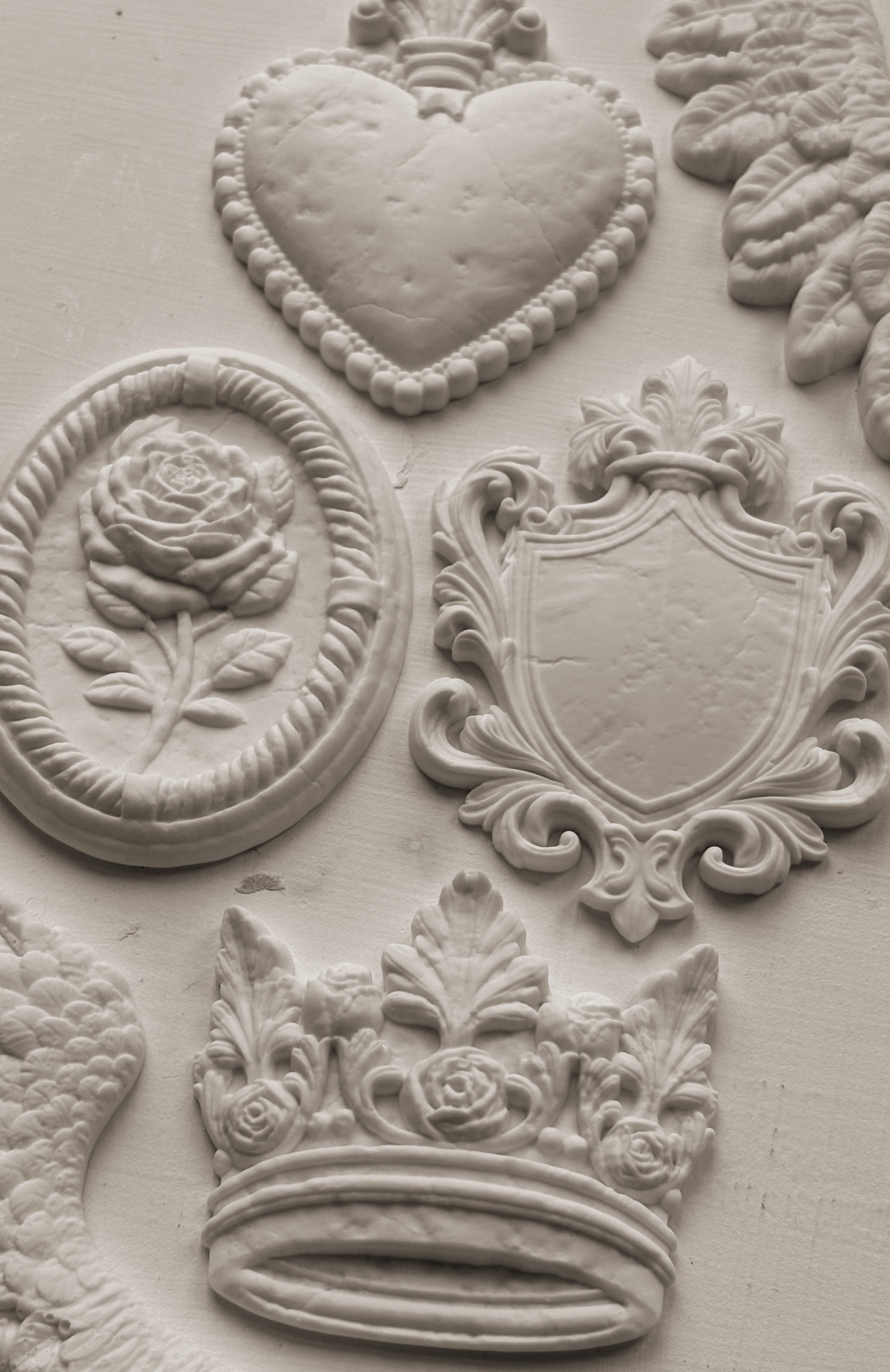 Heraldry 6x10 IOD Mould