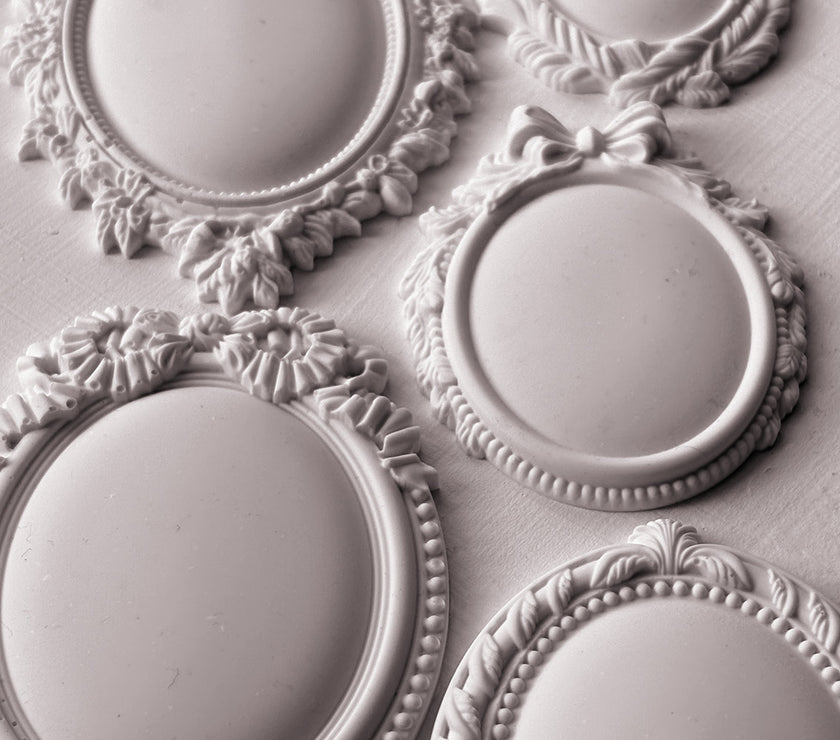 Vintage Brooches Mould