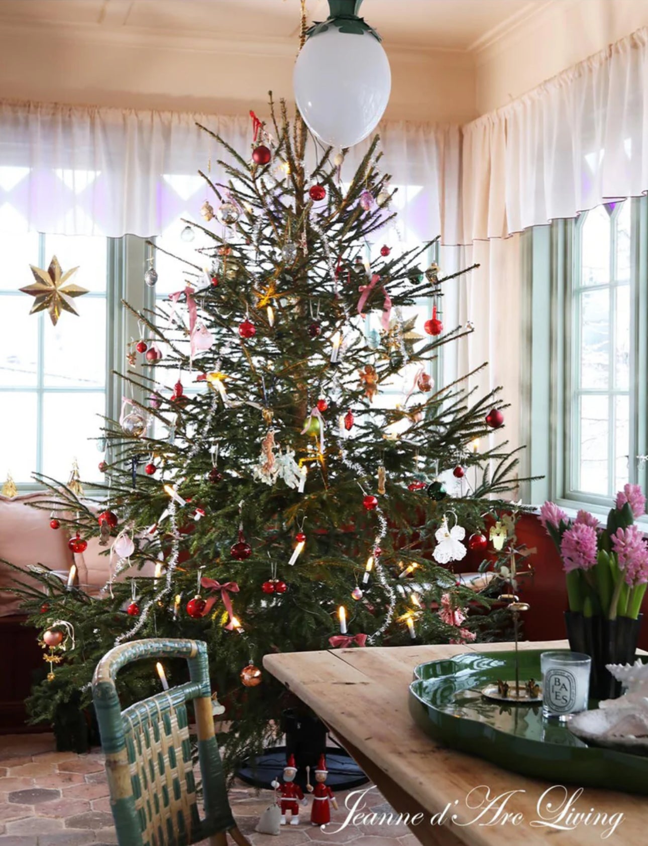 JEANNE d’ Arc Living Special Holiday Edition 2025