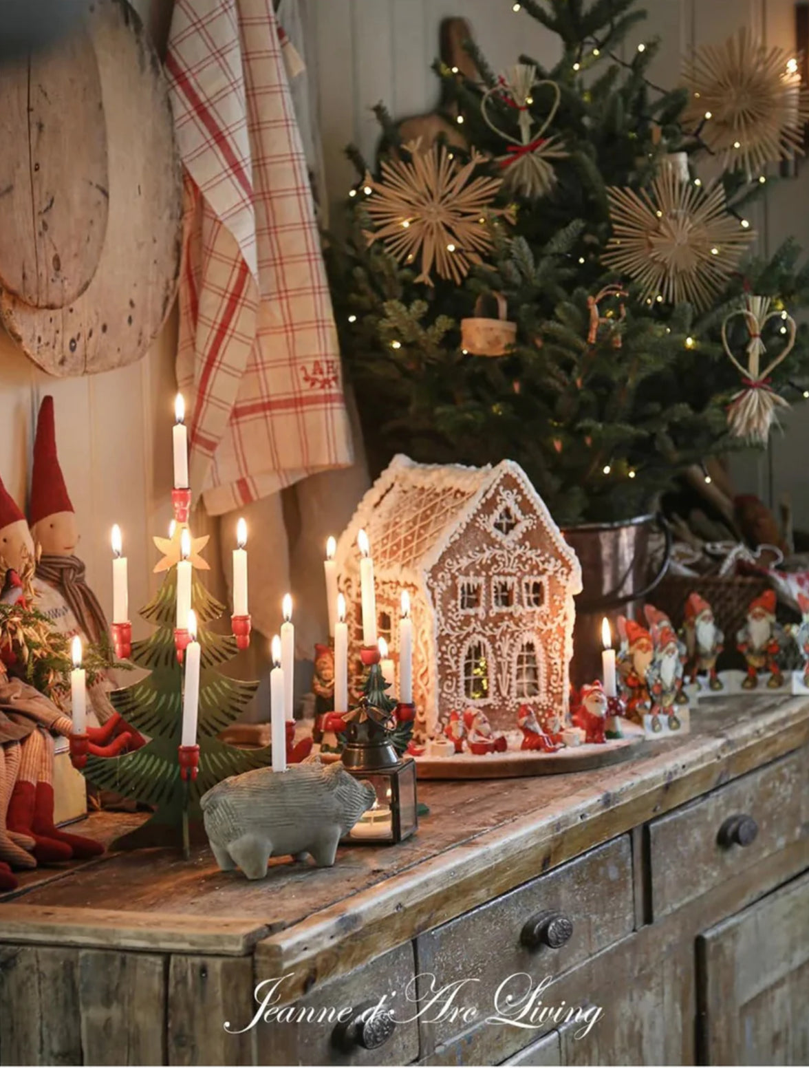 Jeanne d'Arc Living - Issue #8, 2025