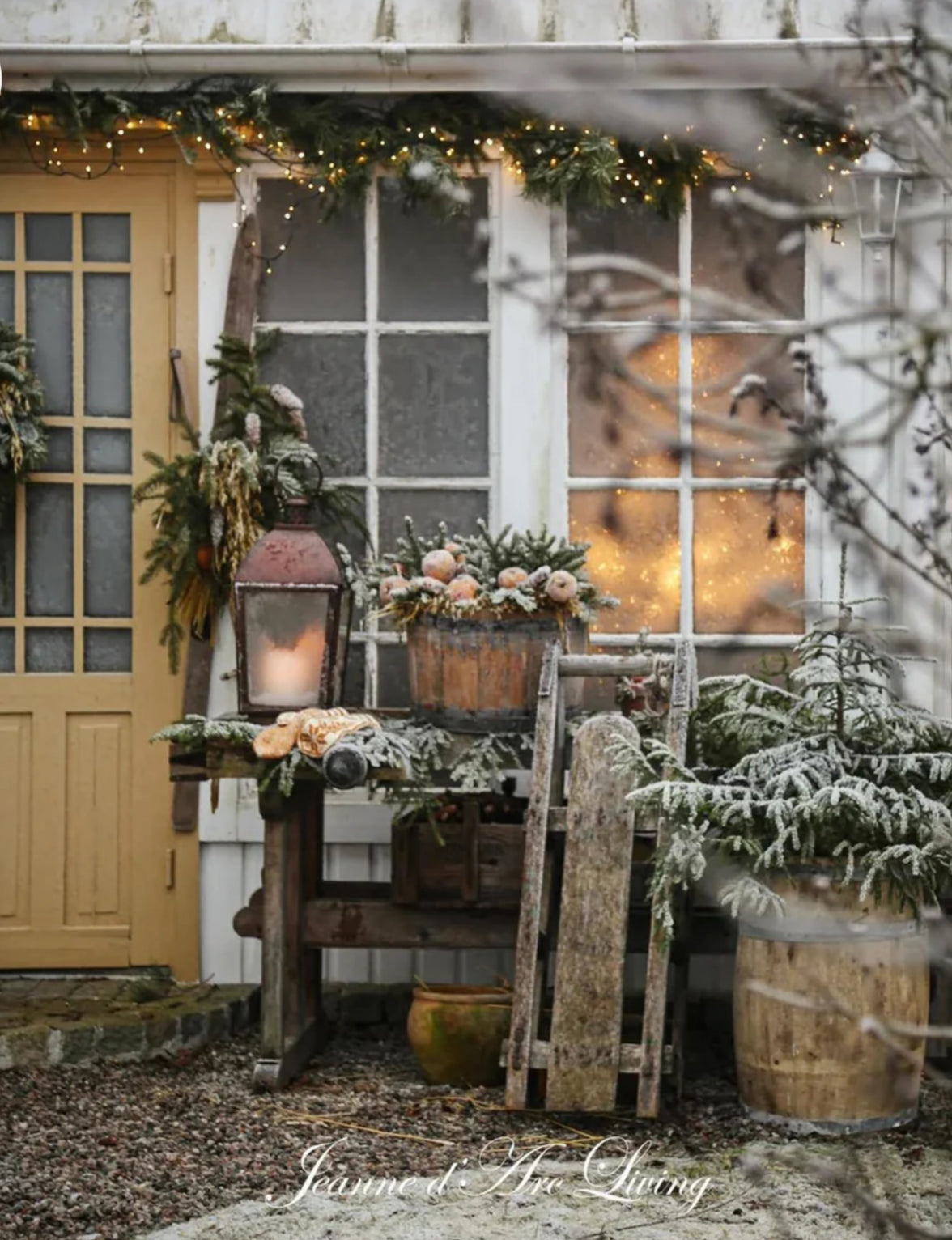 Jeanne d'Arc Living - Issue #8, 2025