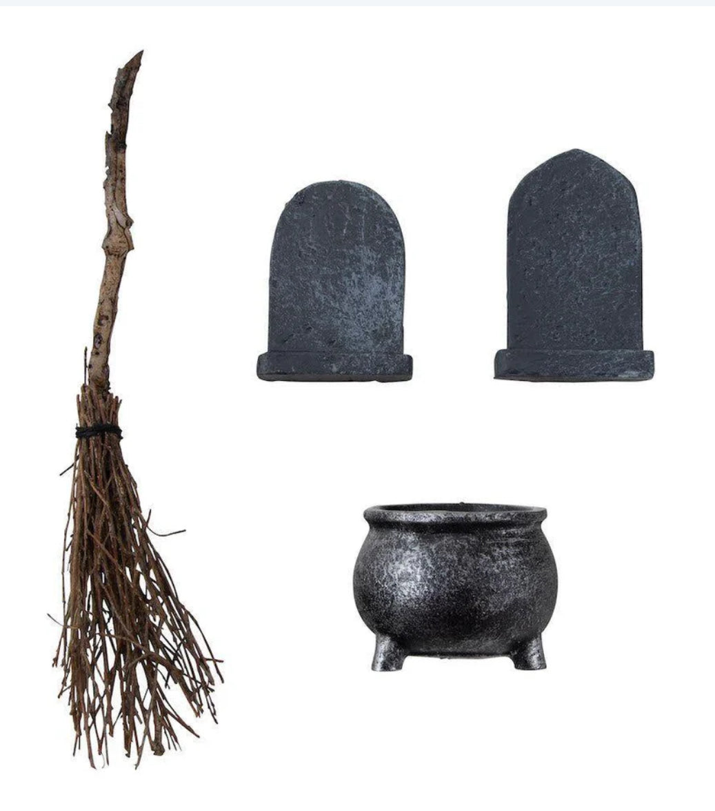 Tim Holtz Ideaology 2025 Graveyard