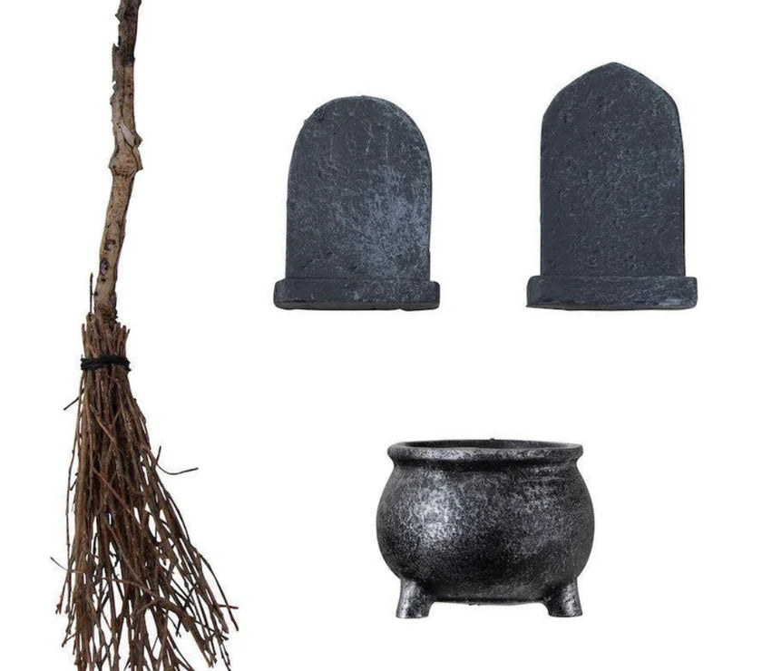 Tim Holtz Ideaology 2025 Graveyard