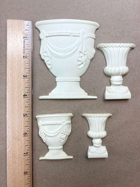 Set of 4 resin urn Appliqués
