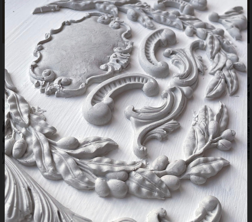 Olive Crest IOD Décor Mould